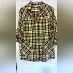 Joan Rivers button up Size: S